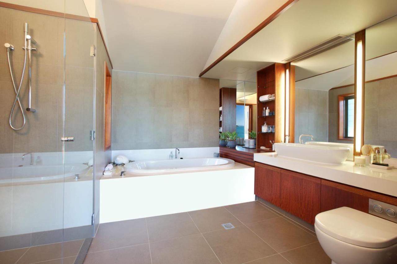 Yacht Club Villas Hamilton Island Bagian luar foto